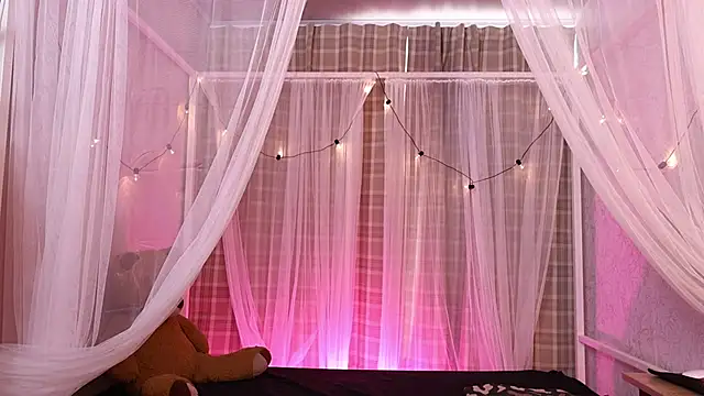 Snapshot of lynx_sun chatting on 10-28-25, 08:11 lynx sun online show from 10-28-25, 08:11