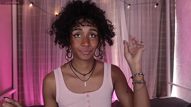 Snapshot of lynx_sun chatting on 02-05-26, 06:23 lynx sun online show from 02-05-26, 06:23