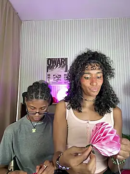 Snapshot of lynx_sun chatting on 02-14-26, 04:59 lynx sun online show from 02-14-26, 04:59