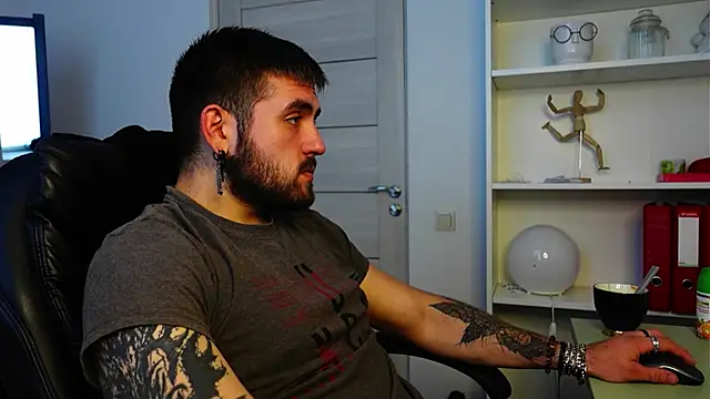 Snapshot of Mike_Platano chatting on 09-23-25, 02:20 Mike Platano online show from 09-23-25, 02:20