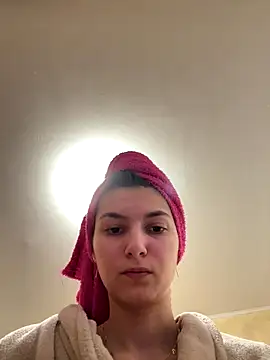 Snapshot of Redd_velvet96 chatting on 12-14-25, 10:14 Redd velvet96 online show from 12-14-25, 10:14