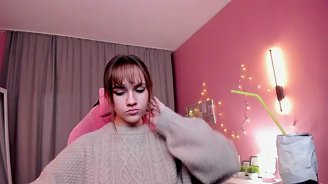 Snapshot of Jamie_Chung chatting on 11-23-25, 01:05 Jamie Chung online show from 11-23-25, 01:05