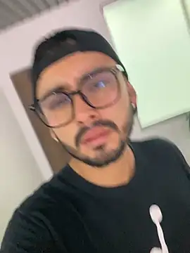 cristopher wallacee online show from 10-31-25, 01:34