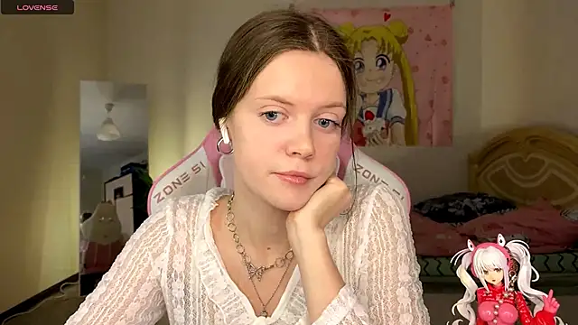 VibeQueenLucy online show from 11-04-25, 12:15