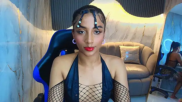 Snapshot of katty_berry_r chatting on 09-30-25, 08:03 katty berry r online show from 09-30-25, 08:03