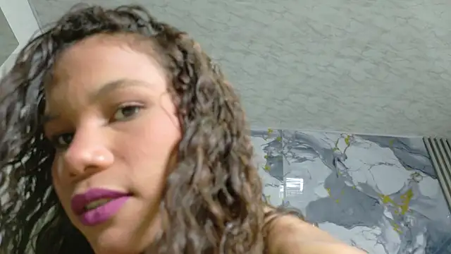 Snapshot of AngelineJolie chatting on 09-16-25, 07:04 AngelineJolie online show from 09-16-25, 07:04