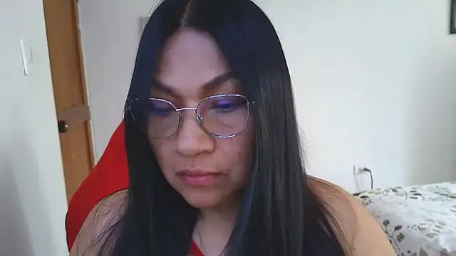 Snapshot of LissafeetHott chatting on 05-03-26, 04:24 LissafeetHott online show from 05-03-26, 04:24