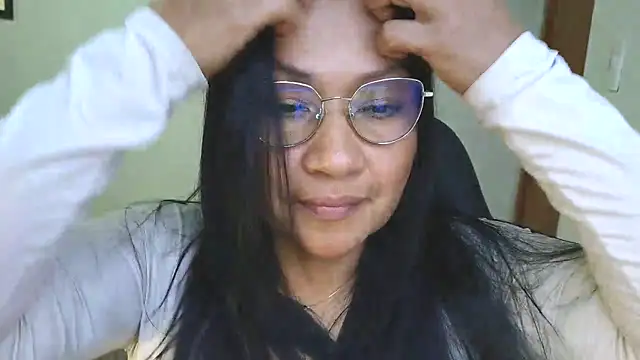 Snapshot of LissafeetHott chatting on 05-31-26, 10:33 LissafeetHott online show from 05-31-26, 10:33