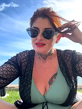 Snapshot of IrishmilfAnna chatting on 09-24-25, 02:53 IrishmilfAnna online show from 09-24-25, 02:53