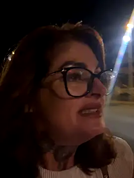 Snapshot of IrishmilfAnna chatting on 09-27-25, 02:27 IrishmilfAnna online show from 09-27-25, 02:27