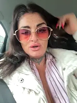 Snapshot of IrishmilfAnna chatting on 04-26-26, 07:39 IrishmilfAnna online show from 04-26-26, 07:39