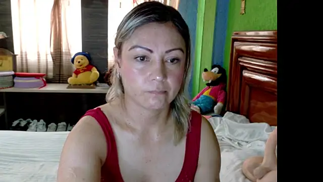 Snapshot of _Charlize_theron_ chatting on 05-01-26, 04:44 Charlize theron online show from 05-01-26, 04:44