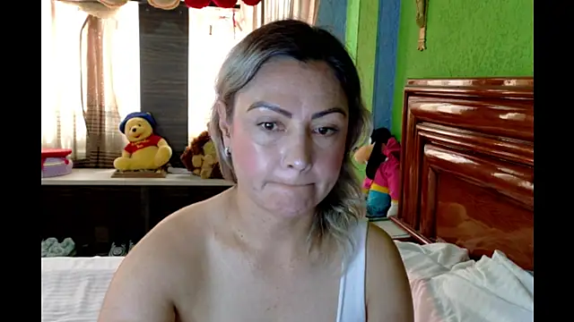 Snapshot of _Charlize_theron_ chatting on 06-10-26, 04:06 Charlize theron online show from 06-10-26, 04:06