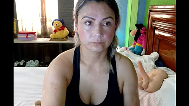 Snapshot of _Charlize_theron_ chatting on 06-11-26, 06:17 Charlize theron online show from 06-11-26, 06:17