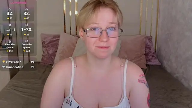 Snapshot of AlexandraGreen chatting on 05-16-26, 12:29 AlexandraGreen online show from 05-16-26, 12:29