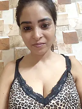 QUEEN-ADITI online show from 10-03-25, 03:58