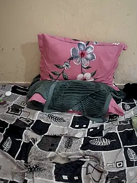 Snapshot of hahaha1319 chatting on 10-01-25, 04:18 hahaha1319 online show from 10-01-25, 04:18