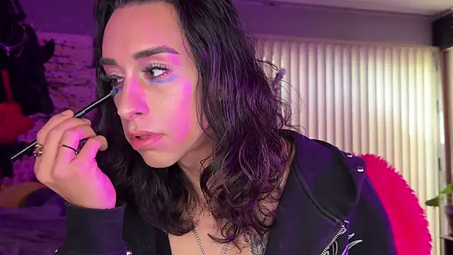 Snapshot of xoFrankie chatting on 10-05-25, 10:51 xoFrankie online show from 10-05-25, 10:51