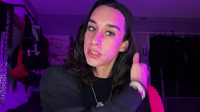 xoFrankie online show from 11-13-25, 03:05