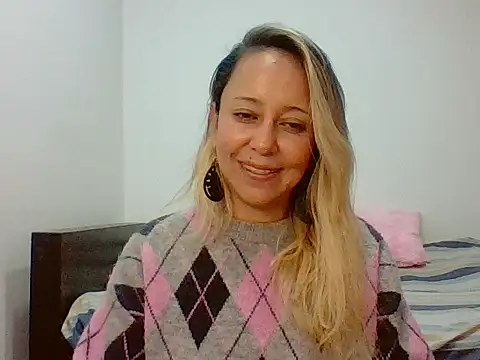 leah susman online show from 10-22-25, 02:06