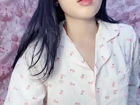 Snapshot of Miumiu028 chatting on 10-03-25, 03:53 Miumiu028 online show from 10-03-25, 03:53