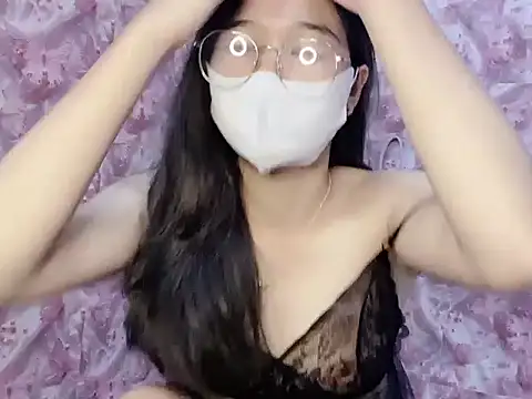 Snapshot of Miumiu028 chatting on 10-14-25, 04:41 Miumiu028 online show from 10-14-25, 04:41