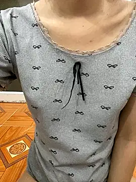 Snapshot of Mochi21 chatting on 09-10-25, 02:44 Mochi21 online show from 09-10-25, 02:44