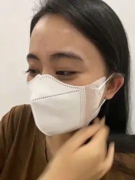 Snapshot of Mochi21 chatting on 09-24-25, 05:33 Mochi21 online show from 09-24-25, 05:33