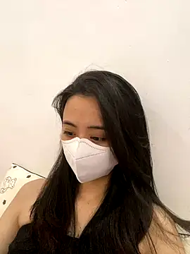 Snapshot of Mochi21 chatting on 10-13-25, 02:33 Mochi21 online show from 10-13-25, 02:33