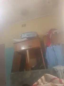 Snapshot of Mrhugeblack chatting on 09-19-25, 09:43 Mrhugeblack online show from 09-19-25, 09:43