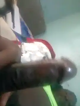 Snapshot of Mrhugeblack chatting on 09-24-25, 08:28 Mrhugeblack online show from 09-24-25, 08:28