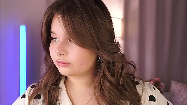 Snapshot of Anna_Nicol chatting on 12-02-25, 12:43 Anna Nicol online show from 12-02-25, 12:43