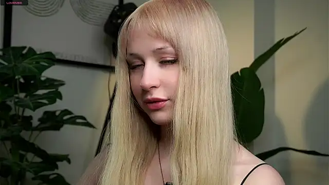 MarciDarugar online show from 11-29-25, 03:04