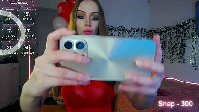 Snapshot of EvaLone1 chatting on 02-13-26, 08:49 EvaLone1 online show from 02-13-26, 08:49