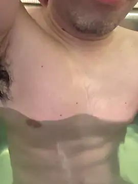 Snapshot of erosuke9 chatting on 12-20-25, 09:00 erosuke9 online show from 12-20-25, 09:00