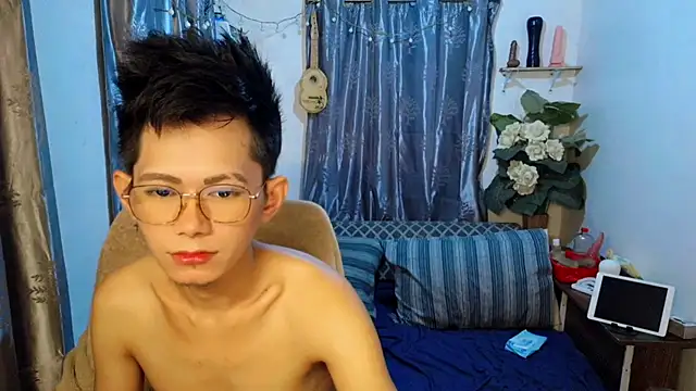 Snapshot of Skinny_CumLoader69 chatting on 02-06-26, 12:19 Skinny CumLoader69 online show from 02-06-26, 12:19