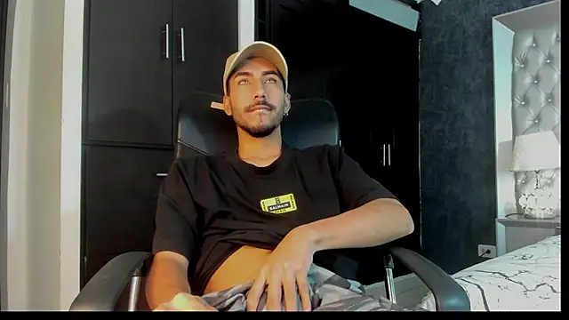 Snapshot of JhosuaCollins_ chatting on 09-11-25, 03:34 JhosuaCollins  online show from 09-11-25, 03:34