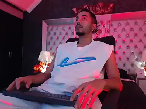 Snapshot of JhosuaCollins_ chatting on 10-20-25, 02:06 JhosuaCollins  online show from 10-20-25, 02:06