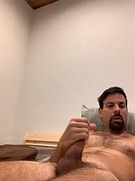 Snapshot of tantrii chatting on 11-06-25, 10:27 tantrii online show from 11-06-25, 10:27