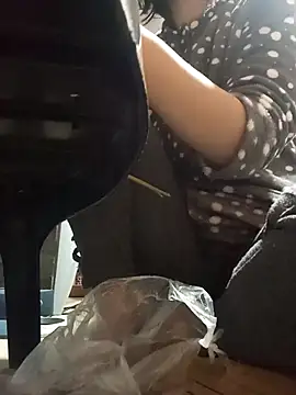 hanonaa1 online show from 12-20-25, 09:33