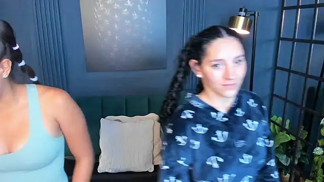 aliceandsia online show from 09-12-25, 03:17