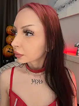 Snapshot of Lina_Thornton_ chatting on 11-29-25, 03:37 Lina Thornton online show from 11-29-25, 03:37