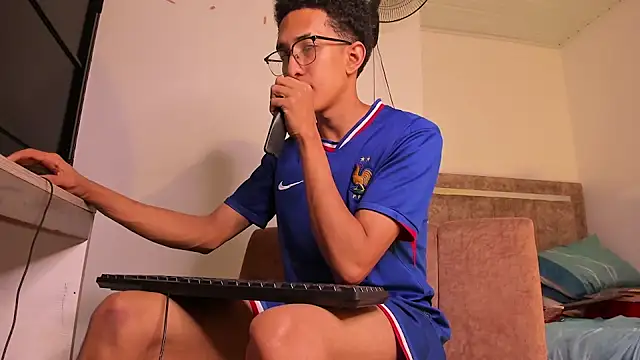 Snapshot of Cj_davis_ chatting on 10-05-25, 04:33 Cj davis  online show from 10-05-25, 04:33