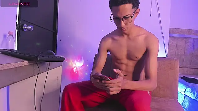 Snapshot of Cj_davis_ chatting on 10-12-25, 08:08 Cj davis  online show from 10-12-25, 08:08