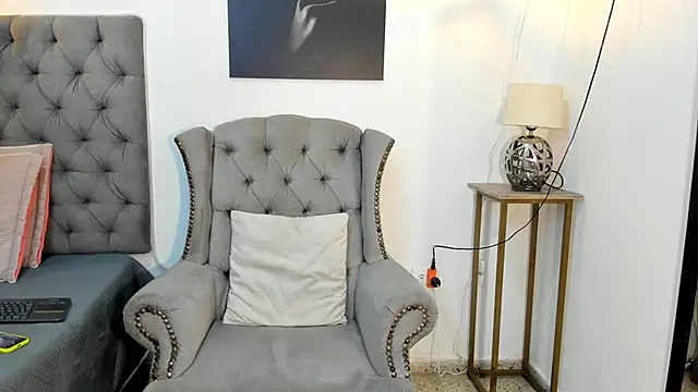 Snapshot of nahiroby_ebony chatting on 09-22-25, 06:54 nahiroby ebony online show from 09-22-25, 06:54