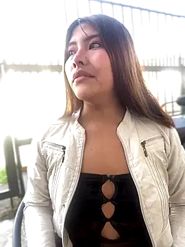 Snapshot of Jasmin_Pink chatting on 10-21-25, 01:34 Jasmin Pink online show from 10-21-25, 01:34