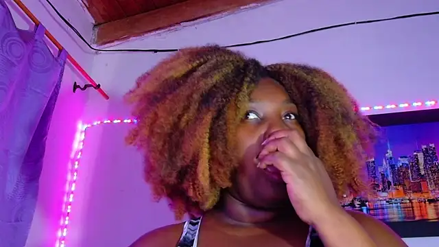 ebony NeighborMoans online show from 04-01-26, 06:16