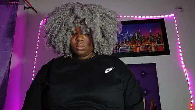 ebony NeighborMoans online show from 04-28-26, 03:11