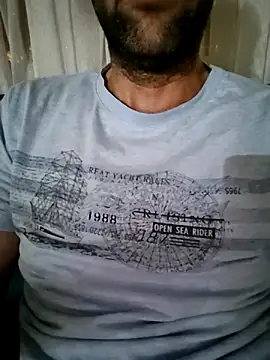 Snapshot of fearleass chatting on 09-12-25, 10:32 fearleass online show from 09-12-25, 10:32