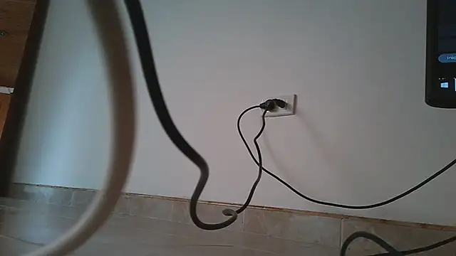 Snapshot of crystal_rox chatting on 09-11-25, 03:56 crystal rox online show from 09-11-25, 03:56